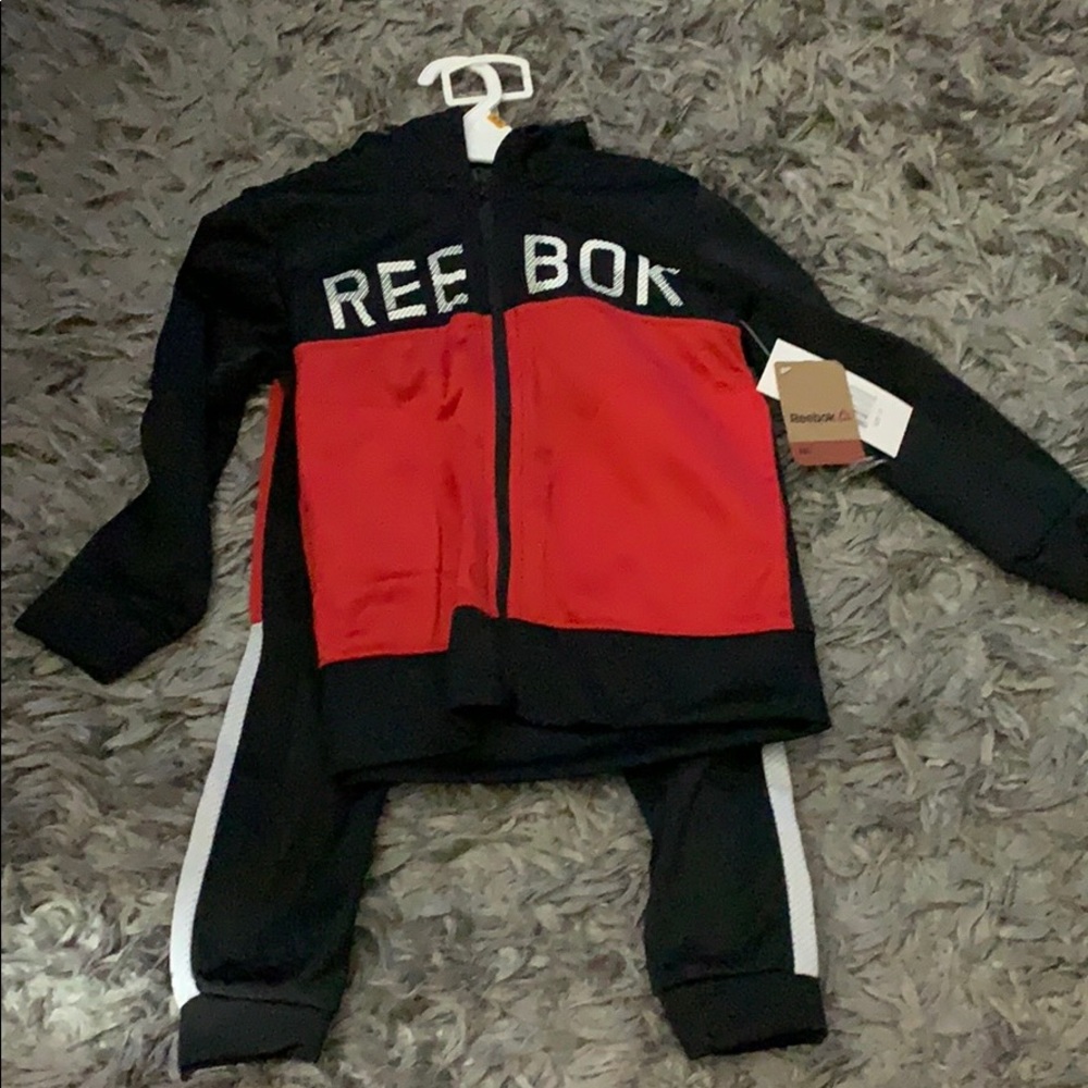 NWT Toddlers Reebok 2-piece set